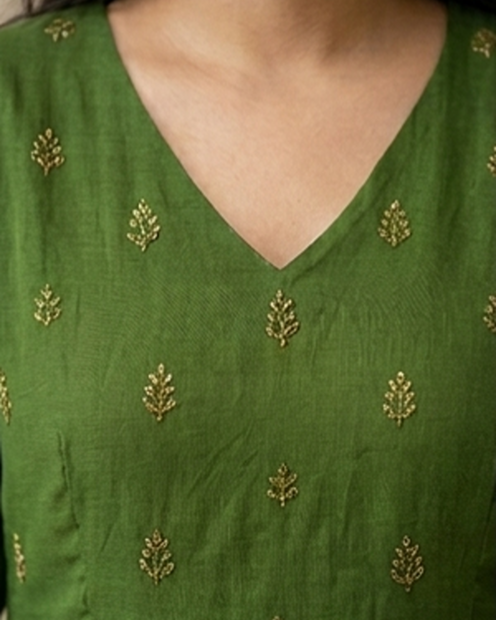 Green Mul Chanderi Hand worked Party Wear Set AYLN0018